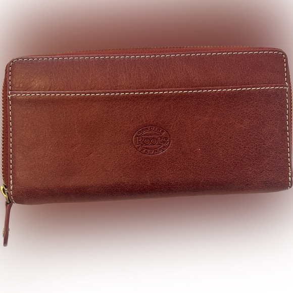 Roots Dakota Tribe Leather Purse and Wallet - Picture 7 of 12